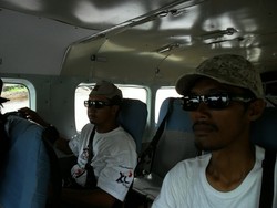 Tinggal Landas Dari Sungai, Terbang Melintas Di Atas Pegunungan Jayawijaya