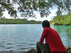 Sarawandori: Danau dan Laut Jadi Satu
