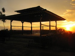 Romansa di Puncak Rindu Alam