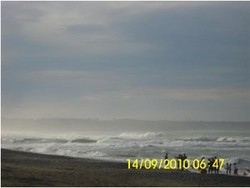 Menikmati Pagi Di Pantai Rancabuaya
