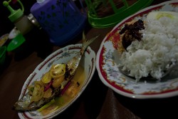 Nasi Kelapa Batumerah Tugu