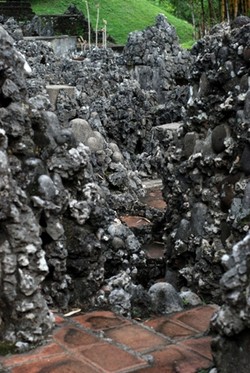 Taman Sari Goa Sunyaragi