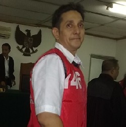 Jalani Sidang Perdana, Ibra Azhari Lepas Rompi Tahanan
