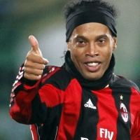 Ronaldinho Menuju Anfield?