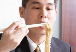 Mengunyah Makanan Tak Perlu Hingga 32 Kali