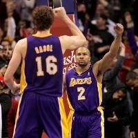 Lay-up Fisher Menangkan Lakers