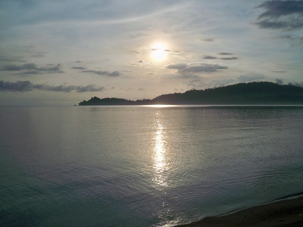 Menikmati Pagi di Tanjung Tambako