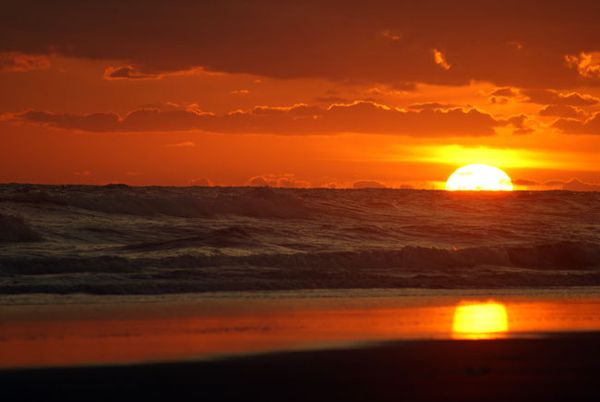 Menikmati Senja di Parangkusumo