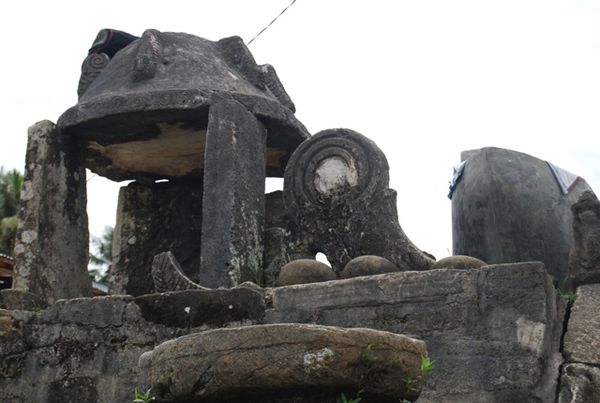 Desa Adat Hilisimaetano