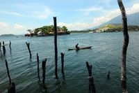 Mendayung Sampan ke Pulau Asei