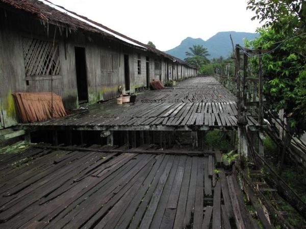 Saham Long House, Aset  Wisata Kalbar yang Terbengkalai