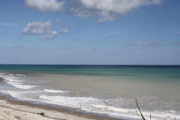 Pantai Pantai di NTT