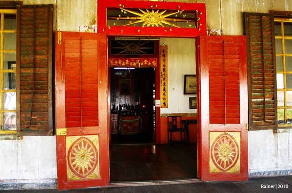 Rumah Abu Bekas Singgasana Sang Kapitan