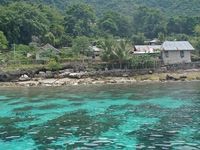 Menyelam di Perairan yang sangat Jernih
