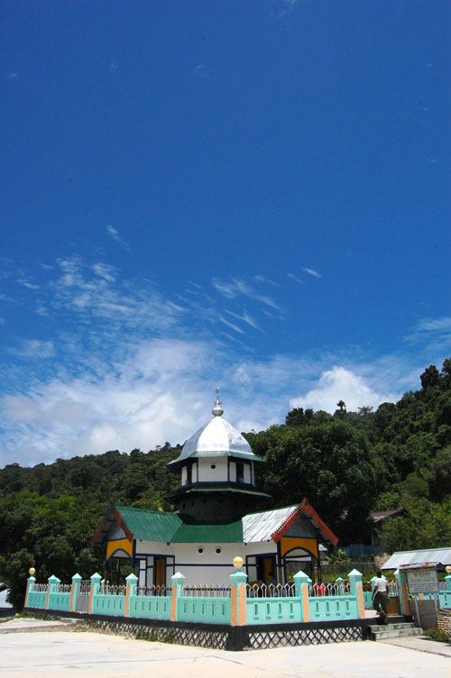 Mengunjungi Mesjid tertua di Tanah Papua