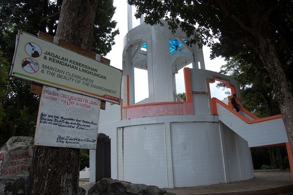 Tugu Nol Kilometer Indonesia