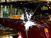Mobil Pangeran Charles Diserang Demonstran