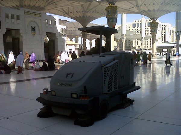 Pembersihan Masjid Nabawi