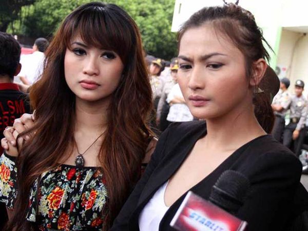 Artis Memperingati Hari Antikorupsi
