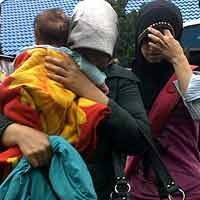 Imigran Iran Tolak Diambil Sidik Jari oleh Polisi