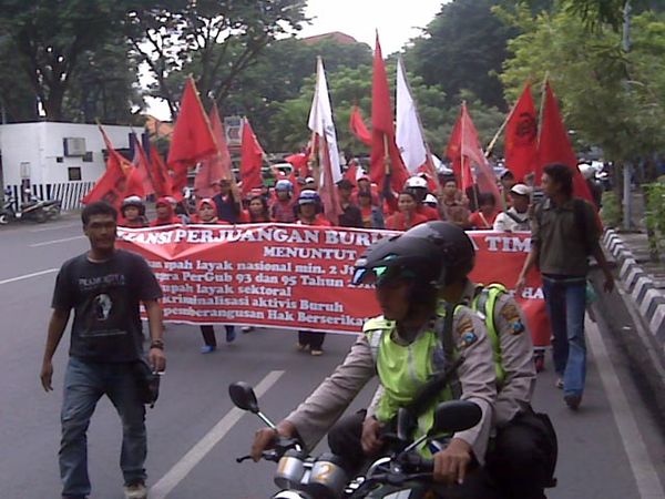 Peringati Hari Ham, Buruh Macetkan Lalu Lintas