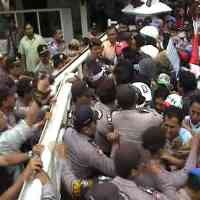 Unjuk Rasa Peringati Hari HAM di Jombang Ricuh