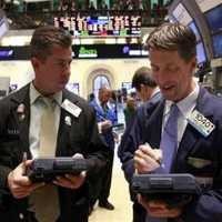 Saham Bank Topang Wall Street