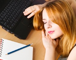 Kembalikan Semangat Kerja dengan Tidur Siang 5 Menit