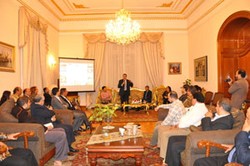 Merangkul Sahabat Lama Datang ke Indonesia