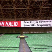 Kritik atas Spanduk Nurdin Halid di GBK