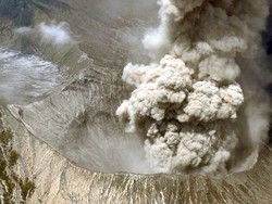 Status Siaga, Ketinggian Asap Bromo Capai 800 Meter 