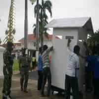 Jelang Kedatangan SBY, Pos Jaga Didirikan di Pintu Masuk Grahadi