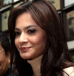 Cut Tari Mengaku Bercinta dengan Ariel Kurang dari 3 Kali