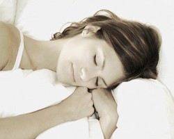 Berbagai Perawatan Kulit Saat Tidur