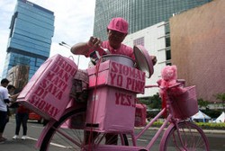 Yono dan Siomay Serba Pink 