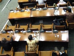 Jelang Akhir 2010, DPR Cuma Mampu Selesaikan 14 UU