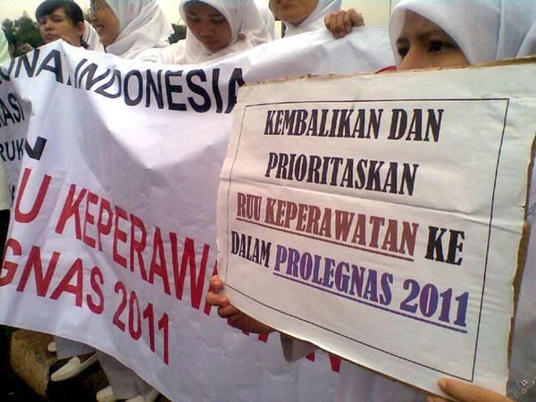 Perawat Tuntut RUU Keperawatan Disahkan