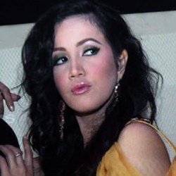 Andi Soraya Nikah Lagi Tergantung Anak