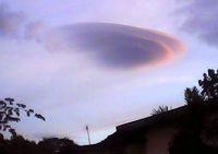 Awan Berbentuk UFO