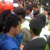 Unjuk Rasa Mahasiswa HMI dan IMM di ITS Dibubarkan