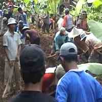 Ditanami Pisang, Jalur Alternatif Nganjuk - Madiun Lumpuh