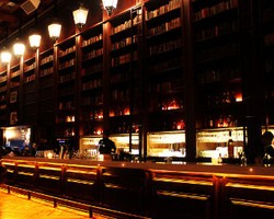 Perpustakaan Untuk Makan di Sampoerna Strategic Square