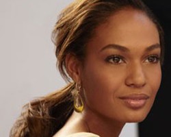 Estee Lauder Menggaet Joan Smalls Sebagai Wajah Baru