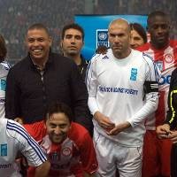 Dari Zidane & Ronaldo untuk Haiti dan Pakistan