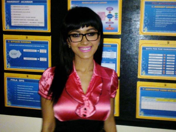 Jupe Pinky di Kantor Polisi