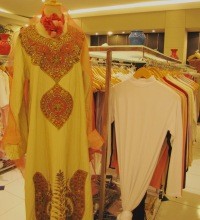 Busana Muslim di Pasar Baru Jadi Incaran Turis Malaysia