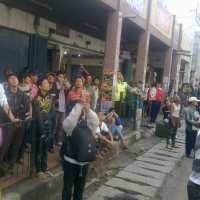 Warga Panik! Pasar Baru Trade Center kebakaran