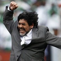 Blackburn Tertarik pada Maradona