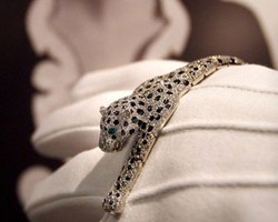 Gelang Termahal di Dunia Dilelang!