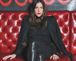 Liv Tyler Jadi Model Iklan Parfum Givenchy